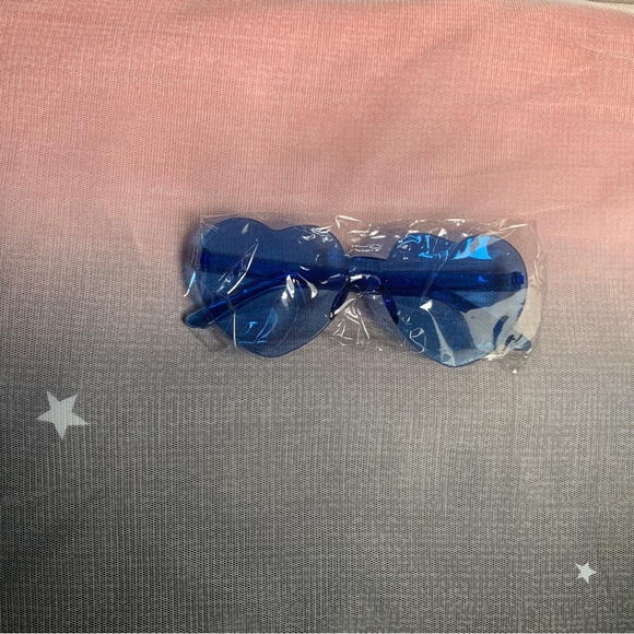 Blue Heart Shaped sunglasses - Picture 2 of 4